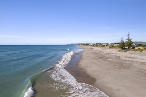 Photo of property in 195 Pukehina Parade, Pukehina, Te Puke, 3189