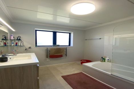 Photo of property in 122 California Drive, Totara Park, Upper Hutt, 5018