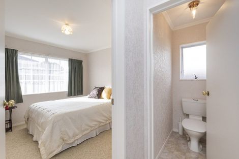 Photo of property in 23 Rangitira Avenue, Palmerston North, 4414