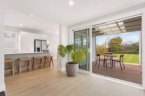 Photo of property in 3 Strowan Road, Strowan, Christchurch, 8052