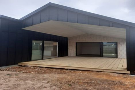 Photo of property in 5 Whanau Avenue, Baverstock, Hamilton, 3200