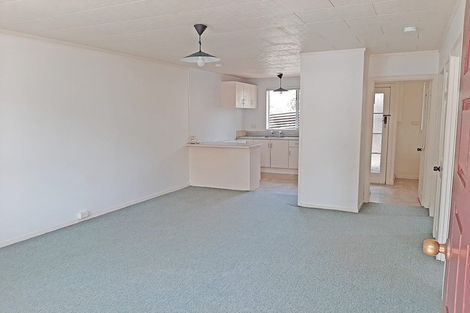 Photo of property in 42 Mildmay Road, Henderson, Auckland, 0610