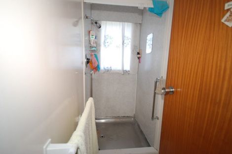 Photo of property in 105 Hutchinsons Road, Bucklands Beach, Auckland, 2014