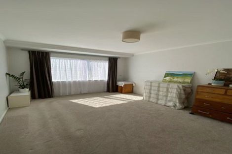Photo of property in 1/269 Great North Road, Henderson, Auckland, 0612
