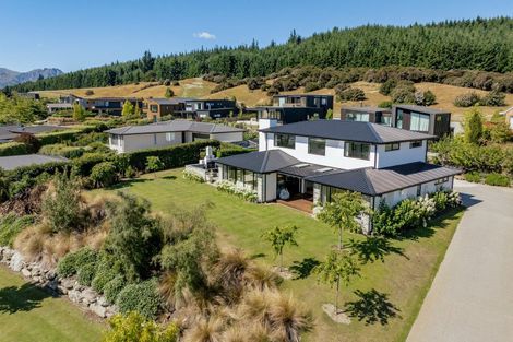Photo of property in 5 Clearview Street, Wanaka, 9305