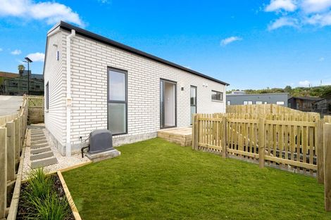 Photo of property in 7 Harakeke Lane, Orewa, 0931