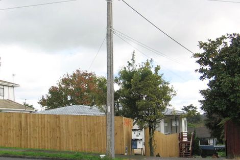 Photo of property in 2/47 West Coast Road, Glen Eden, Auckland, 0602