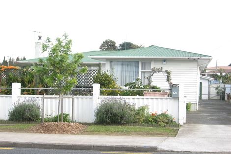 Photo of property in 121 Beaumonts Way, Manurewa, Auckland, 2102