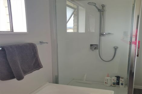 Photo of property in 32b Edgewater Parade, Waiuku, 2123