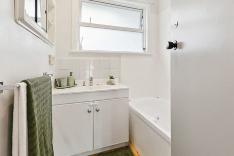 Photo of property in 45 Victory Crescent, Tawa, Wellington, 5028