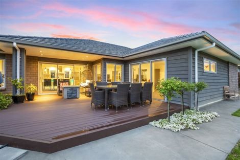 Photo of property in 19 Flotilla Place, Whitby, Porirua, 5024