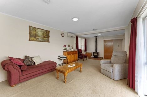 Photo of property in 44 Oregon Drive, Maoribank, Upper Hutt, 5018