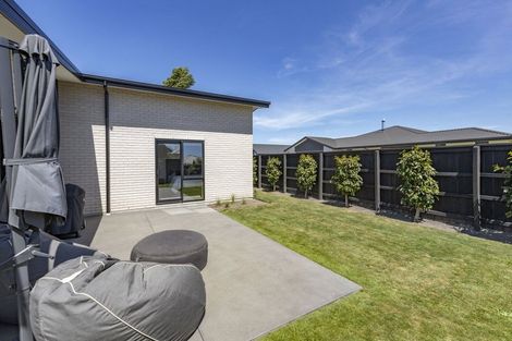 Photo of property in 17 Saint James Place, Rangiora, 7400