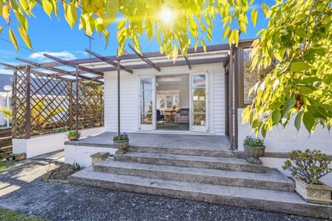 Photo of property in 12 Old Onerahi Road, Onerahi, Whangarei, 0110