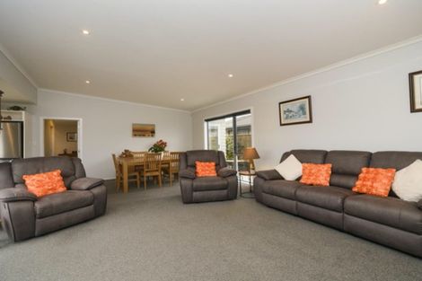 Photo of property in 48 Ward Street, Palmerston North, 4410