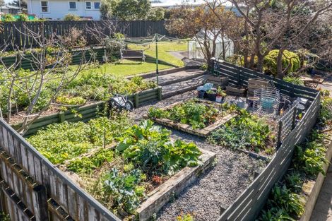 Photo of property in 103 Tilley Road, Paekakariki, 5034