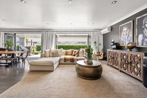 Photo of property in 27 Norfolk Drive, Cambridge, 3434