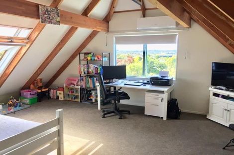 Photo of property in 1/12 Ballini Rise, West Harbour, Auckland, 0618