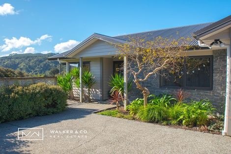 Photo of property in 7 Percy Kinsman Crescent, Riverstone Terraces, Upper Hutt, 5018