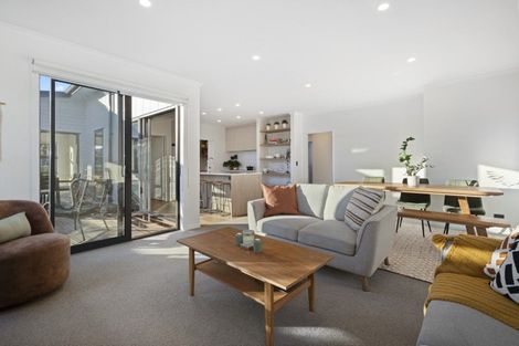 Photo of property in 10 Kenehi Road, Karaka, 2124