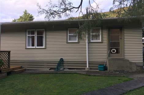 Photo of property in 34 Sunny Grove, Wainuiomata, Lower Hutt, 5014