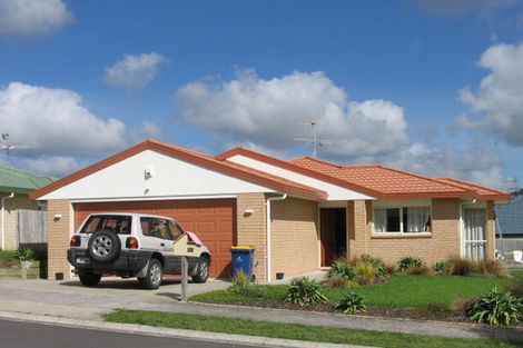Photo of property in 15 Arlose Place, Westgate, Auckland, 0614