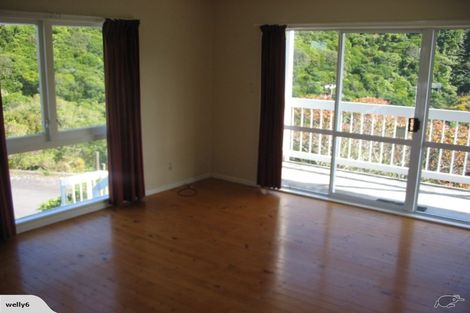 Photo of property in 15a Rakeiora Grove, Korokoro, Lower Hutt, 5012