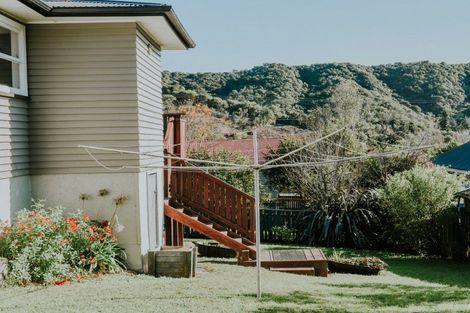 Photo of property in 12 Lincoln Street, Picton, 7220