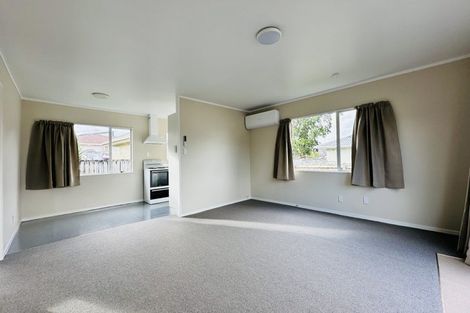 Photo of property in 33 Selak Place, Glen Eden, Auckland, 0602