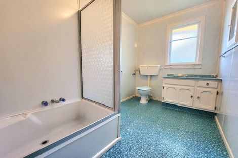 Photo of property in 12 Balmoral Street, Oamaru North, Oamaru, 9400