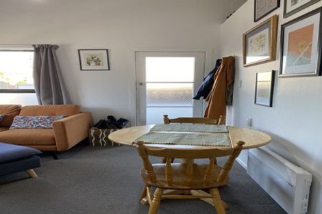 Photo of property in 17 Rua Street, Lyall Bay, Wellington, 6022