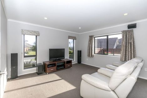 Photo of property in 50 Magellan Rise, Flagstaff, Hamilton, 3210