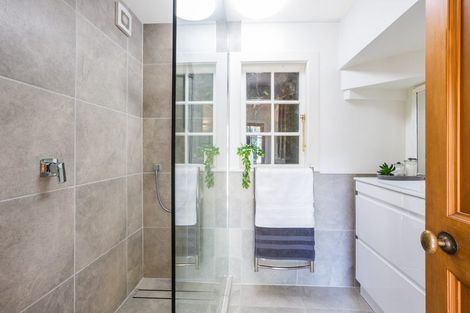 Photo of property in 28 Kiriwai Road, Paremata, Porirua, 5024