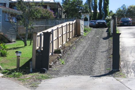 Photo of property in 24 Peterhouse Place, West Harbour, Auckland, 0618