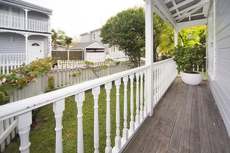 Photo of property in 5/28-36 Beach Road, Northcote Point, Auckland, 0627