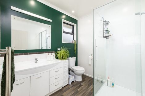 Photo of property in 55 Timaru Road, Waimate, 7924