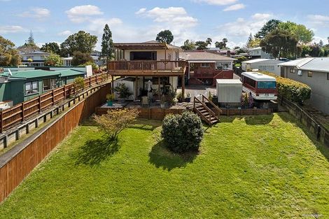 Photo of property in 6 Lucas Place, Weymouth, Auckland, 2103