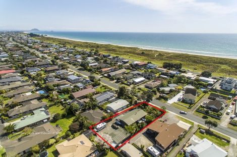 Photo of property in 136 Dickson Road, Papamoa Beach, Papamoa, 3118