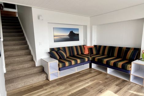 Photo of property in 15 Piha Road, Piha, New Lynn, 0772