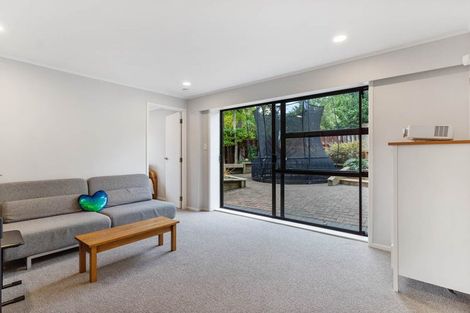 Photo of property in 7 Blyton Lane, Pakuranga Heights, Auckland, 2010