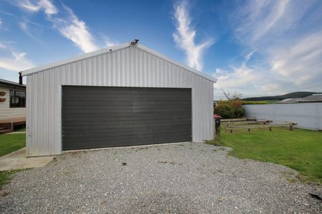 Photo of property in 26 Tokanui-haldane Road, Tokanui, 9884