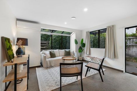 Photo of property in 17b Wynyard Crescent, Fernhill, Queenstown, 9300