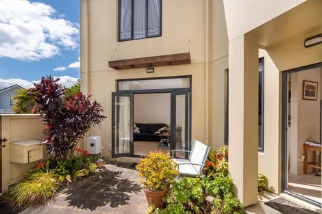 Photo of property in 36 Vinograd Drive, Te Atatu Peninsula, Auckland, 0610