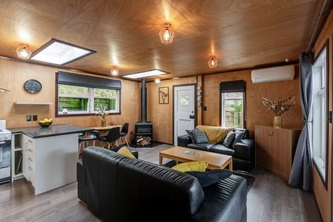 Photo of property in 97 Renown Road, Raumati South, Paraparaumu, 5032