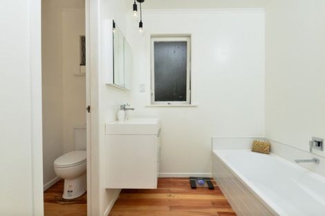 Photo of property in 16 Prisk Street, Melville, Hamilton, 3206