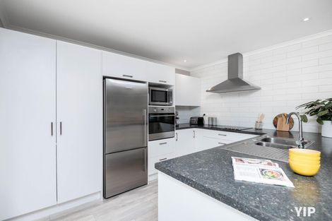 Photo of property in 21 Bickerton Rise, Churton Park, Wellington, 6037