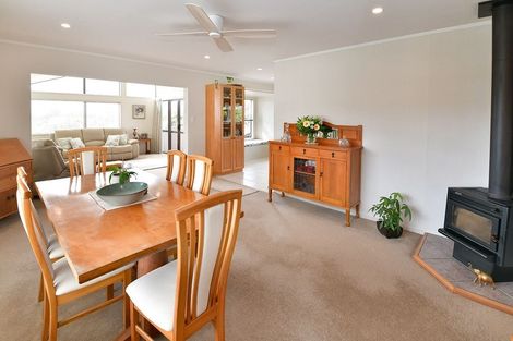 Photo of property in 11 Rosario Crescent, Red Beach, 0932