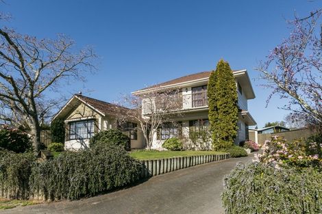 Photo of property in 12 Kaweka Place, Havelock North, 4130