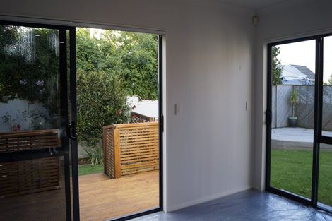 Photo of property in 1b Estuary Views, Shelly Park, Auckland, 2014