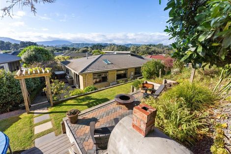 Photo of property in 14 Leanne Way, Waikanae Beach, Waikanae, 5036